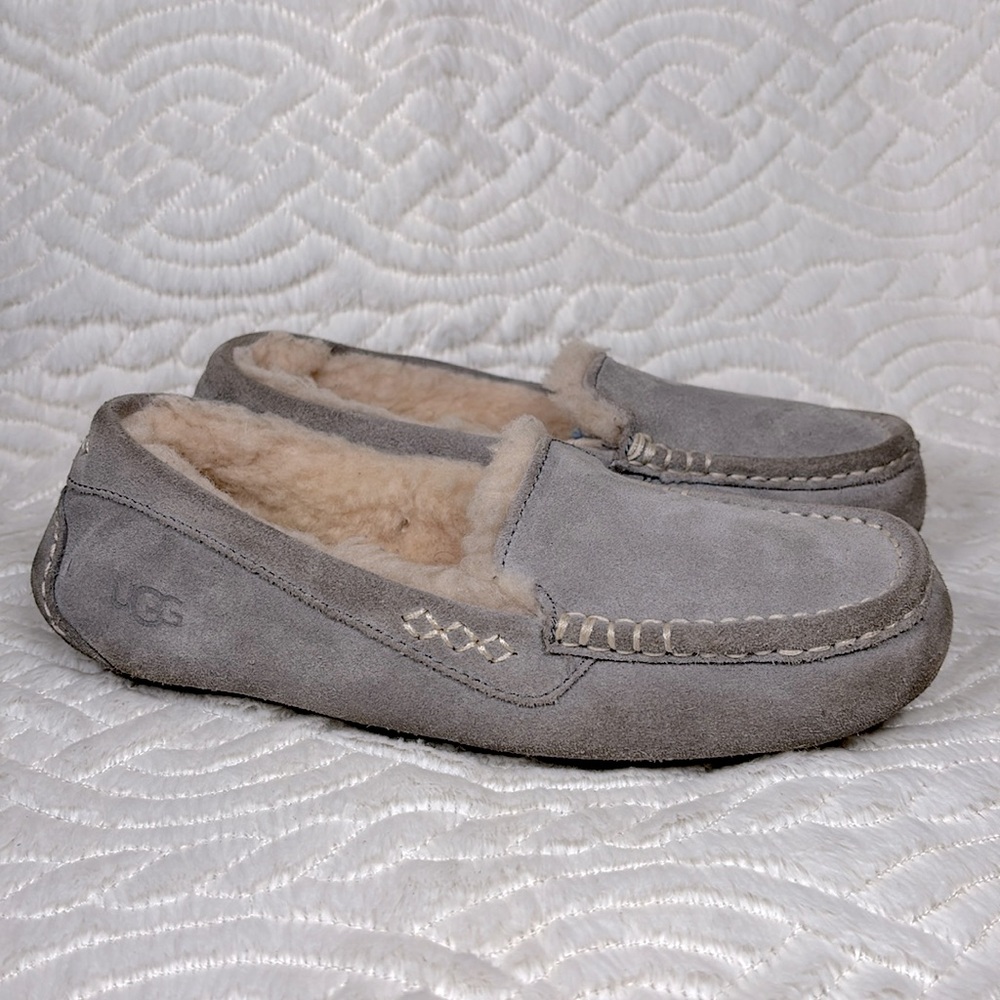 UGG Women’s Gray Suede Slippers Sz. 7 - Picture 2 of 9
